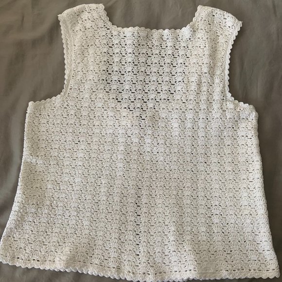 White Vintage Crotchet Knit Women's Vest Sleeveless Tank Top with front button - Picture 5 of 6